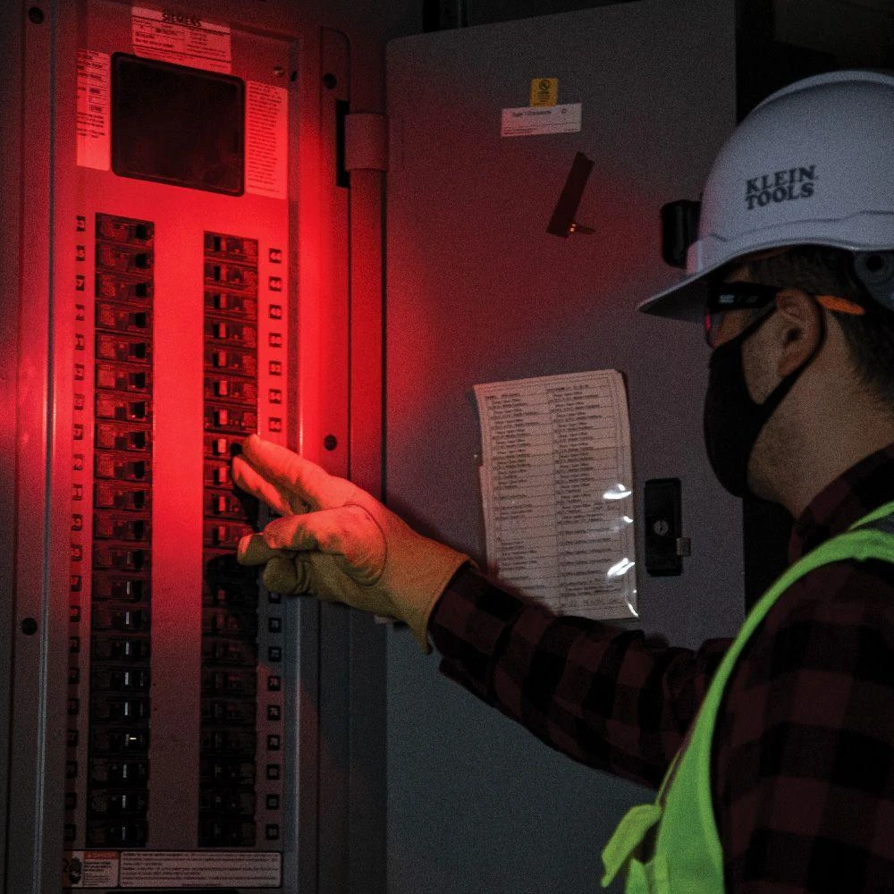 Klein Tools Rechargeable 2-Color LED Headlamp with Fabric Strap, Model 56414 Klein Tools Rechargeable 2-Color LED Headlamp With Fabric Strap, Model 56414 -Leviton Store 56414 app3