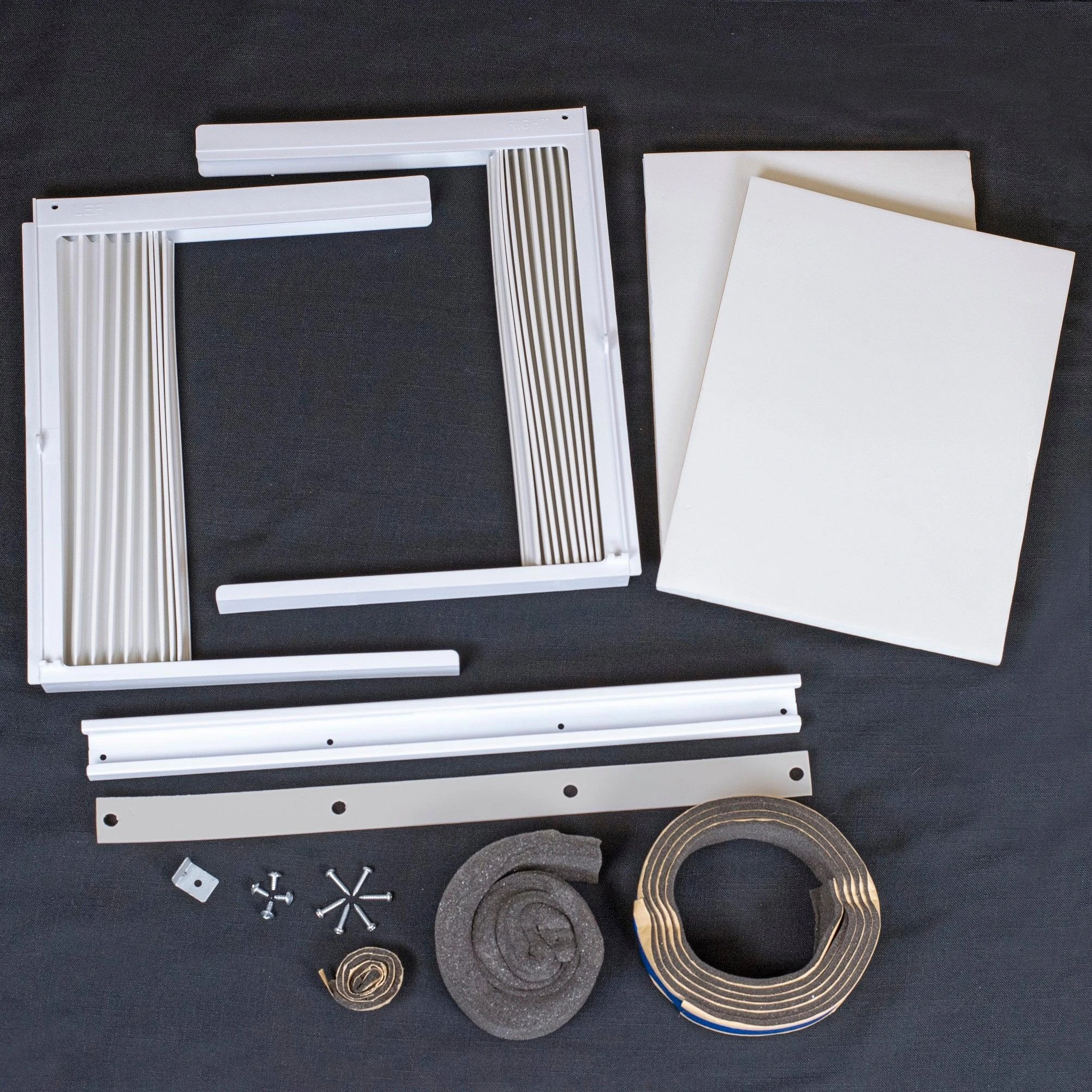 Tosot Window Air Conditioner - 8 000 BTU with Remote Control, Model GJC08BK-A6NRNC5D Tosot Window Air Conditioner - 8 000 BTU With Remote Control, Model GJC08BK-A6NRNC5D -Leviton Store 8K AccessoireswindowAC SMALL