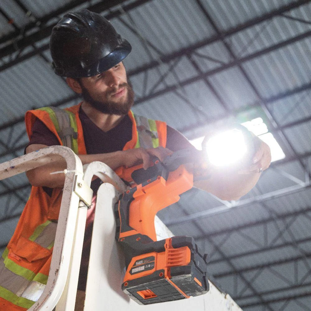 Klein Tools Cordless Utility Bucket LED Light (Tool Only), Model BAT20UBL* - Image 3